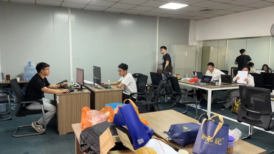 《致敬，，，奋斗的青春》