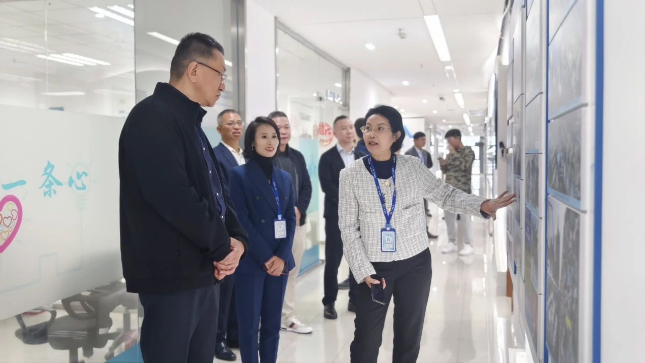 尊龙Z6官方网站集团｜东菽愿铣墙值赖痴代表团来访，调研数字化转型与智能化开展